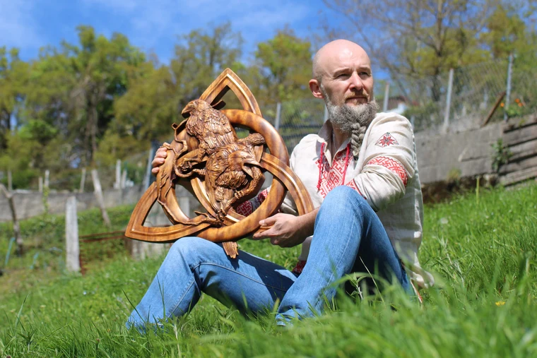 oleg krotko the wood carving master